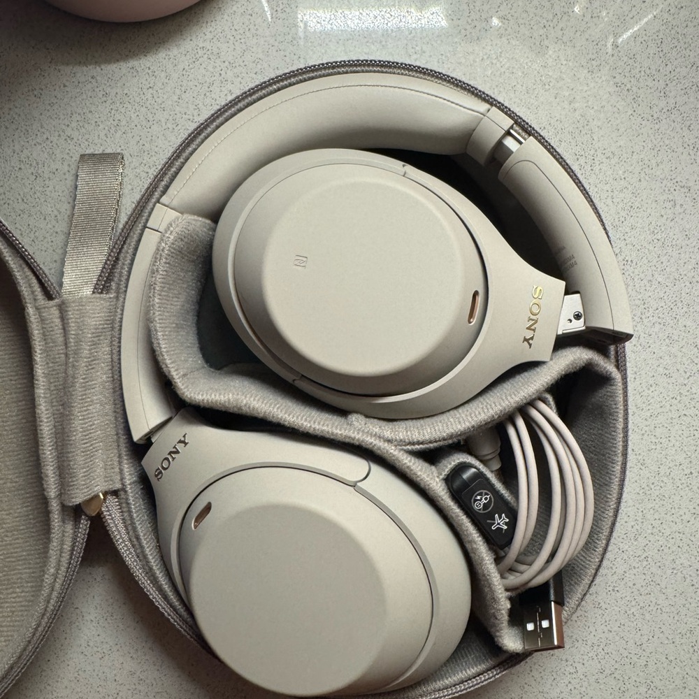 WH-1000XM4 Wireless Noise Cancelling Headphones